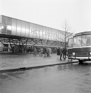 859332 Gezicht op de RAI te Amsterdam, tijdens de beurs Het Landbouwwerktuig .